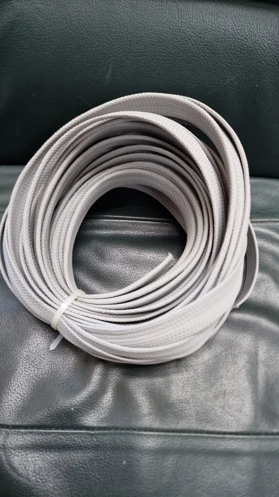 Expandable Braid Cable Sleeving, Auto Wire Harnessing (15M x 25mm)