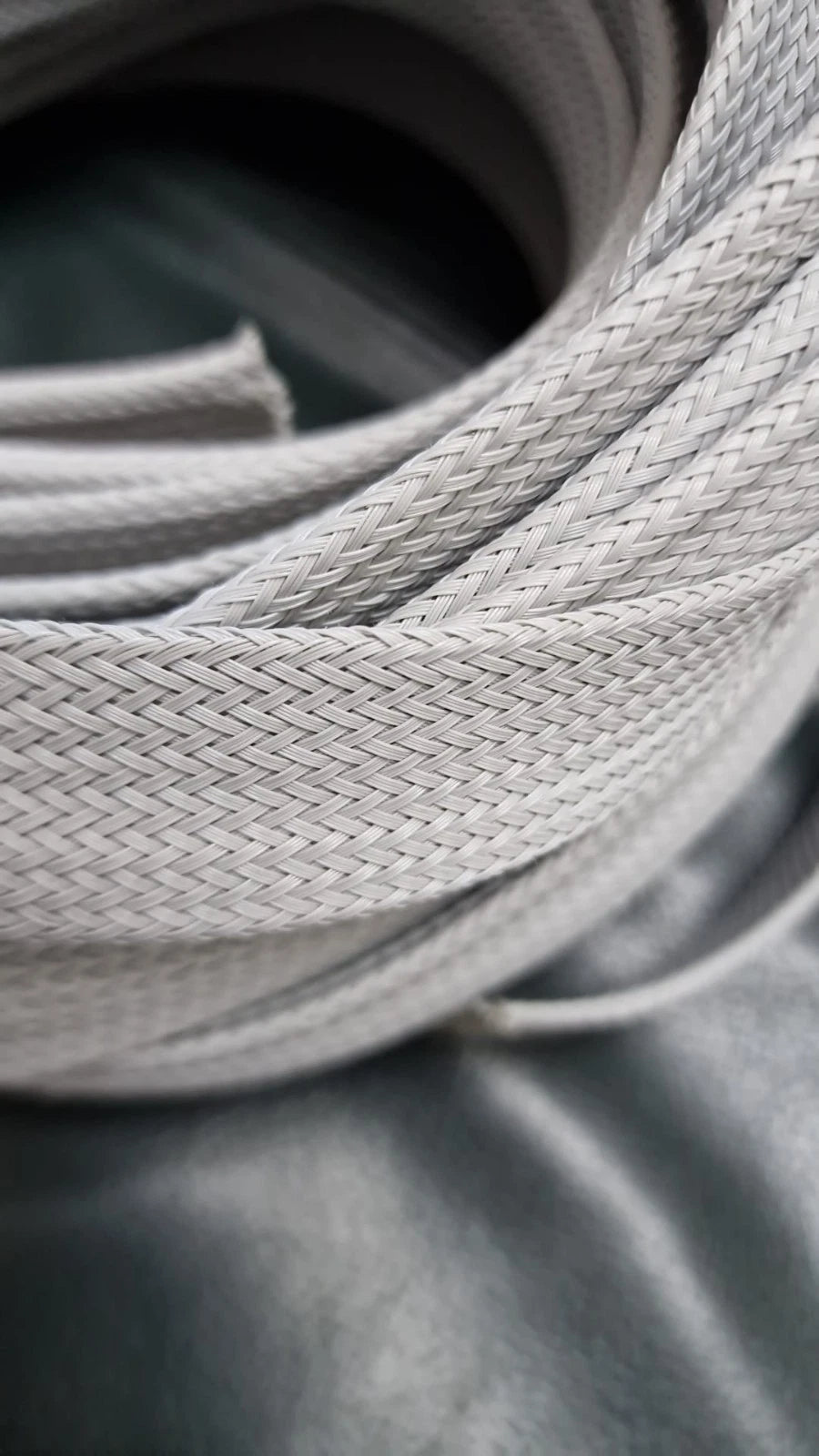 Expandable Braid Cable Sleeving, Auto Wire Harnessing (15M x 25mm)